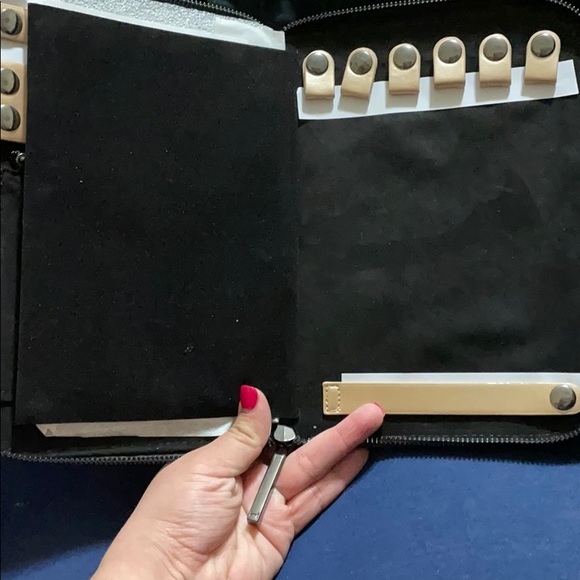 Organizer - Picture 3 of 3